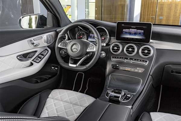 Салон нового кроссовера GLC Coupe