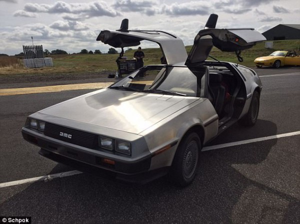 DeLorean DMC-12