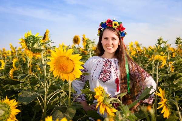 Как выбрать венок для свадьбы в украинском стиле