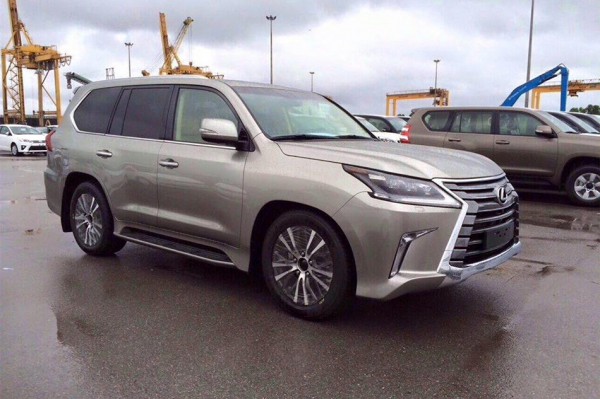 Обновленный внедорожник Lexus LX