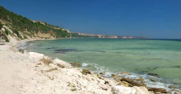 Скалы с видом на Черное море на мысе Калиакра, Болгария, являются одними из немногих остатков древнего мегаозера.
