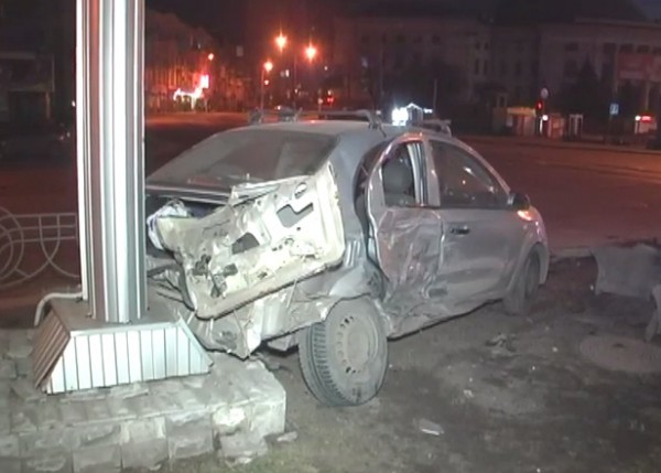 Пострадавший автомобиль такси