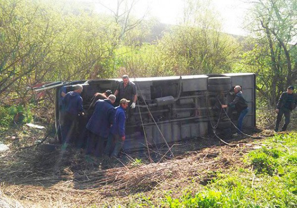 У автобуса отлетело колесо