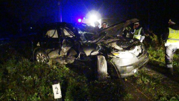 В России девушка направила свое авто под поезд
