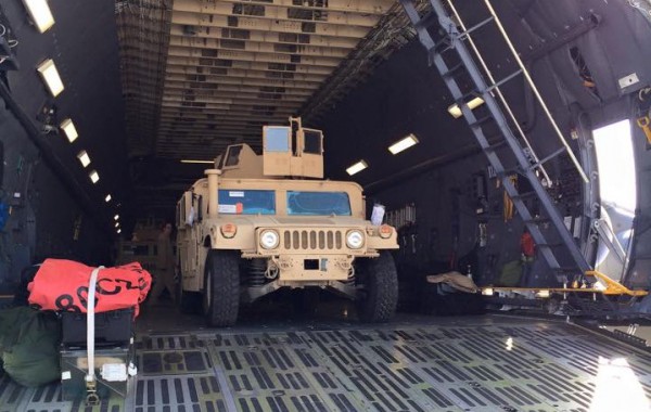 Первые Humvee спускаются в Борисполе