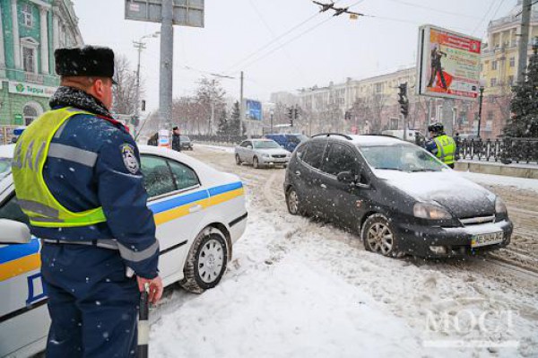 В 9 областях Украины заблокированы дороги