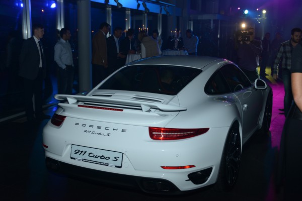 Новый Porsche 911 Turbo S стоит больше 200 тысяч евро
