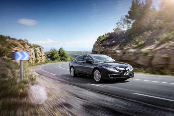 Модель Acura TLX доступна в Украине