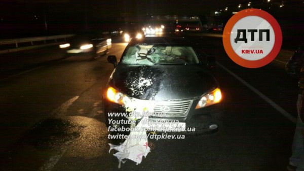 Lexus сбил пешехода