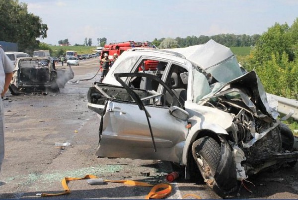 ДТП на трассе Киев-Одесса: 16 июля Porsche врезался в Тойоту и Daewoo