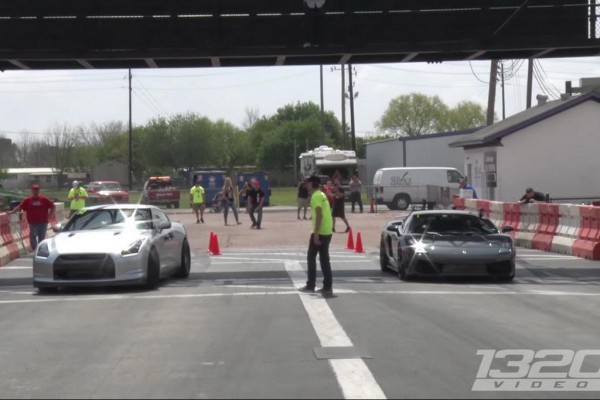 Lamborghini Gallardo против Nissan GT-R