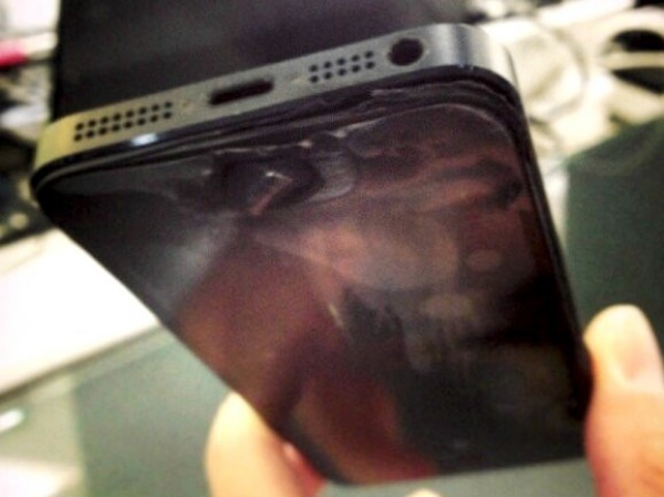 iPhone 5 взорвался в руках у владельца