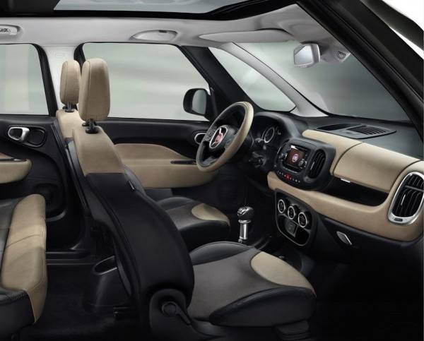 Fiat 500L Living имеет три ряда сидений