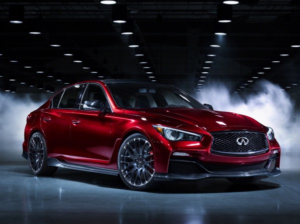Infiniti Q50 Eau Rouge в серию так и не пошел...