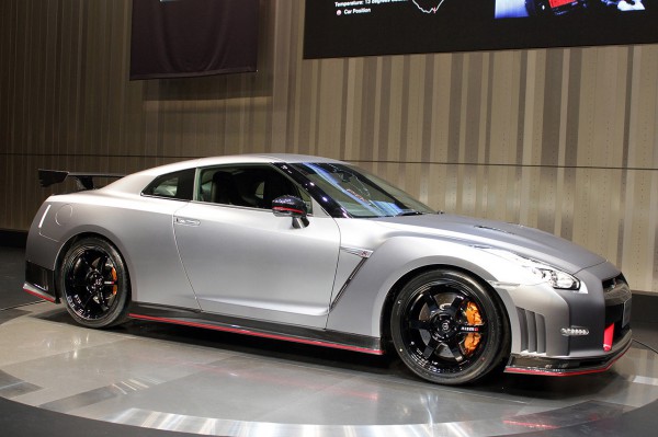 Nissan GT-R на автосалоне в Токио 2013