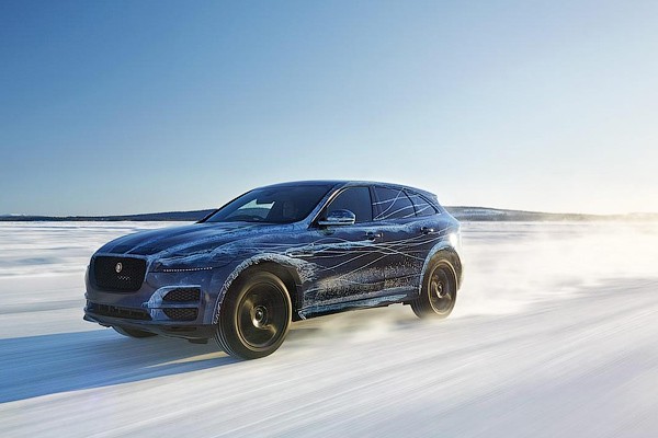 Jaguar F-Pace тестировали в Швеции...