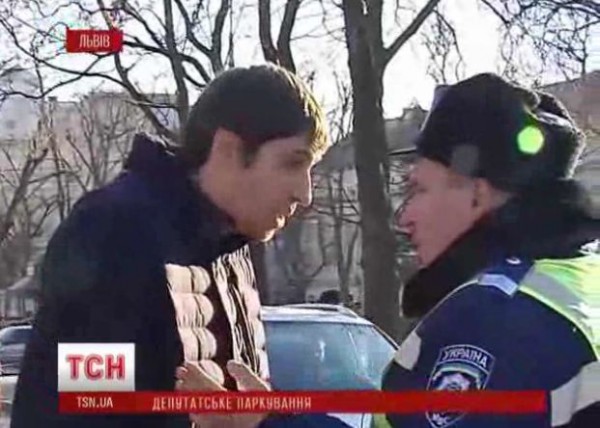 Ярослав Гинка начал кричать на гаишника, который вел себя спокойно