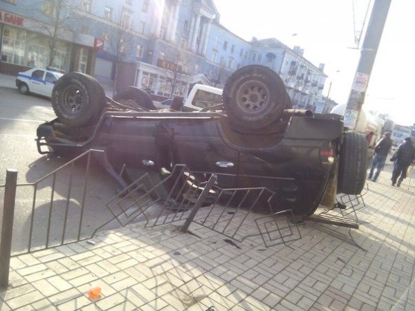 В случае внедорожника, вроде бы, обошлось без жертв