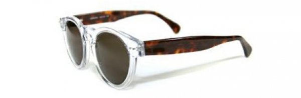 «Метеоры» от Ray-Ban. Прекрасные очки на каждый день, форма которых подходит к любому типу лица. Оправа в стиле ретро навеяна 60-ми годами прошлого века. Цена – $160.