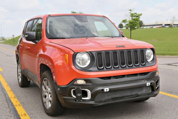 Пока Jeep тестирует мул новинки