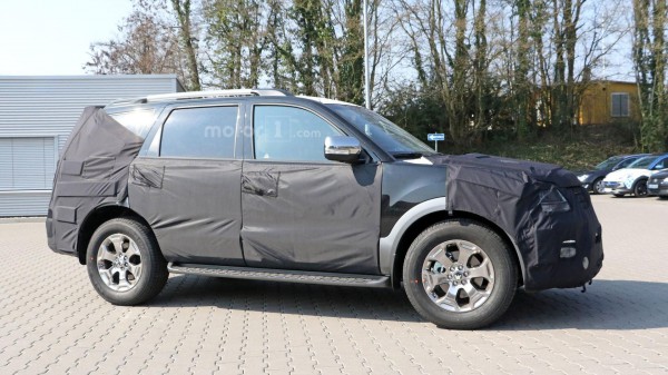 Большой кроссовер Kia тестируют в Европе