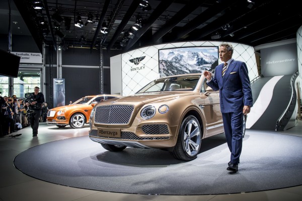 Bentley представил свой первый кроссовер в истории