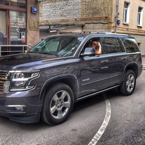 Седокова за рулем нового авто