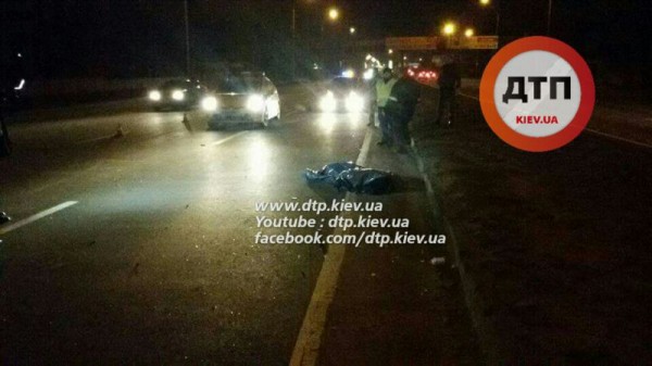 Труп мужчина остался на трассе