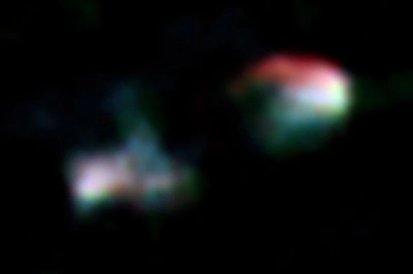 На этом составном радиоизображении, полученном по данным ALMA и VLA, отчетливо видны радиодоли галактики Arp 187. Теперь тихая черная дыра находится в центре