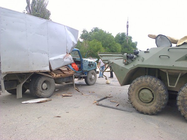 Авария БТР и грузовика
