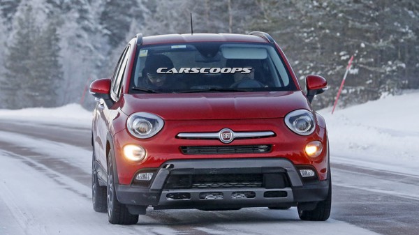 Fiat 500X Abarth сфотографировали во время зимних испытаний