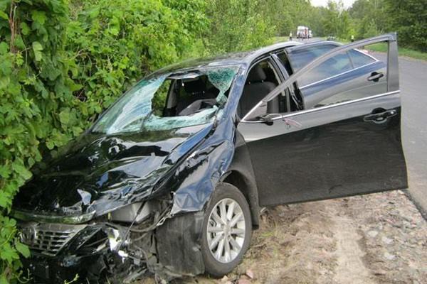 Водитель Toyota, въехавший в толпу людей, работает фельдшером