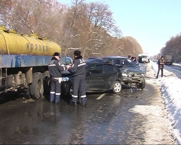 В ДТП попали сразу 16 машин