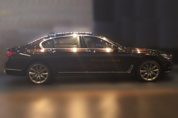 Первый снимок нового BMW 7-Series