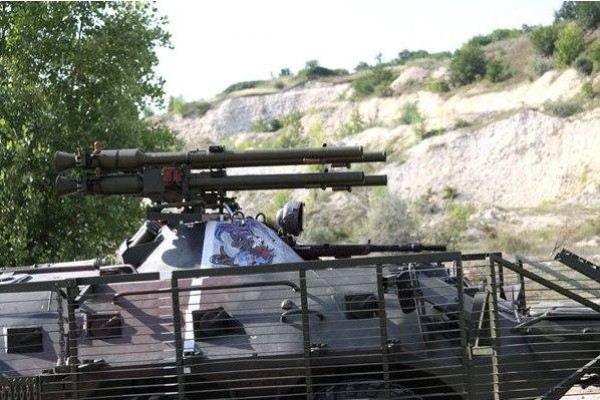 БТР-80 с противотанковыми гранатометами СПГ-9М