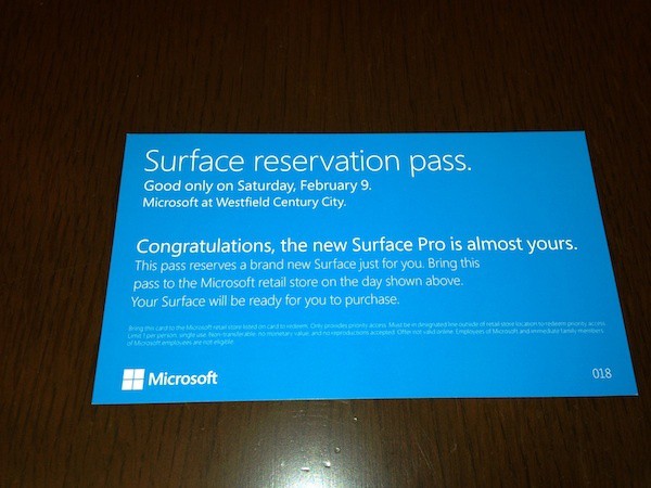Microsoft Surface Pro - буклет сообщает, что данная модель продается только по предзаказу