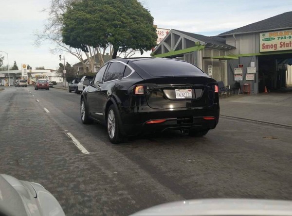 Tesla Model X на дорогах США