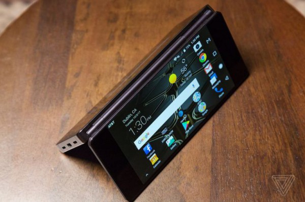 ZTE Axon M