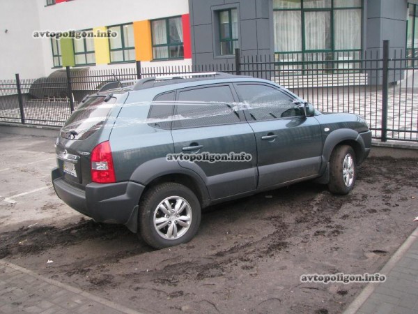 Добрые люди заботливо замотали Tucson