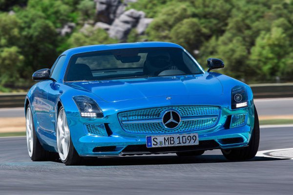 SLS AMG Electric Drive на 400 кг тяжелей обычного