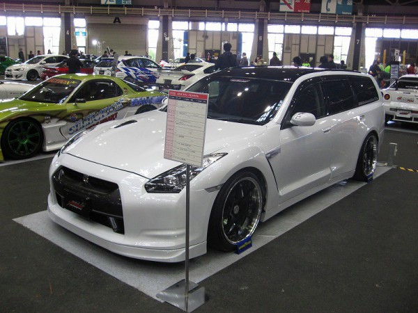 Еще один универсал в стиле Nissan GT-R