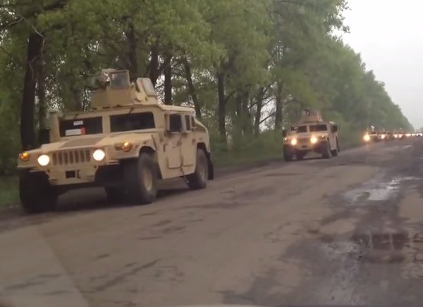 humvee едут на восток