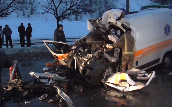 Место смертельной аварии в Харькове
