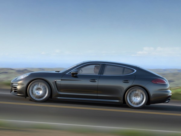 Прокурор, якобы, гонял на Porsche Panamera