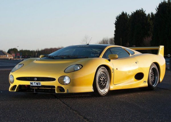 Jaguar XJ220