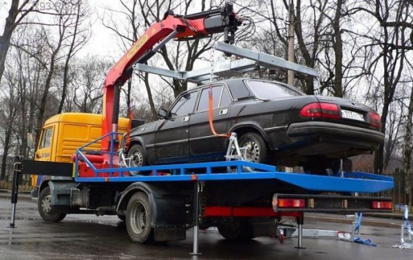 Цель законопроектов - изъятие из оборота б/у автомобилей, считает Назаренко