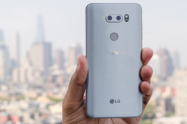 LG V30