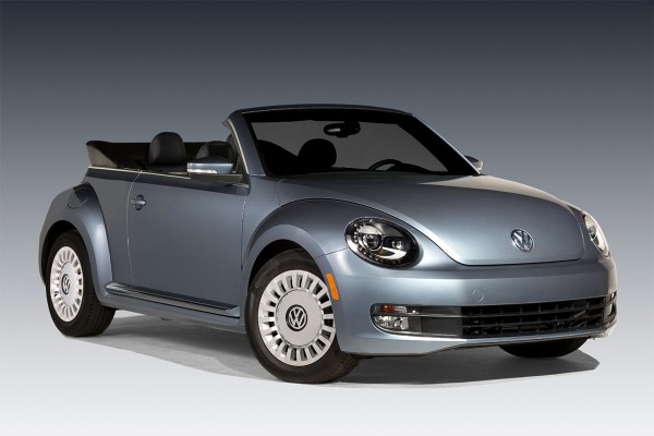 Volkswagen представил кабриолет Beetle