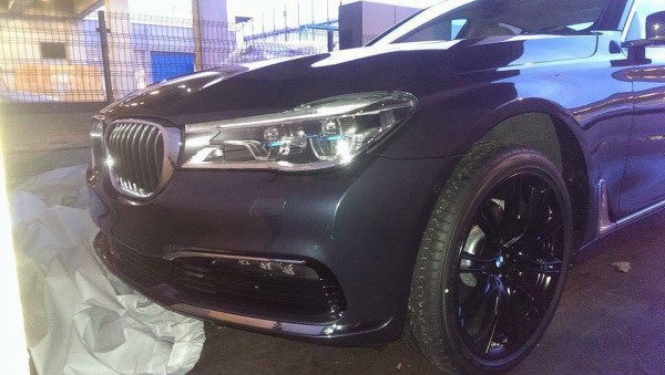 BMW 7-Series попалась шпионам