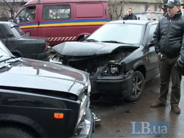 Очевидцы утверждают, что милиционеры двигались по встречке